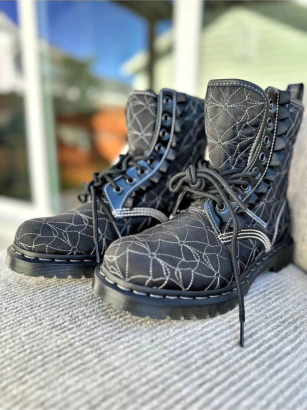 Dr. Martens 1460 Frill Black Bow Stitched Lace Up
Boots Women's US 8 / EU 39